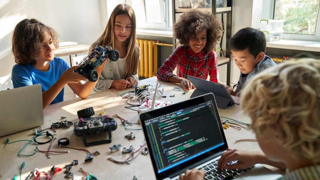 Ferienfreizeit „MI(N)T-mach Woche – Level Up“: Technik erleben und ausprobieren